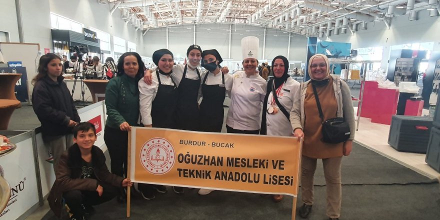 Burdurlu öğrenciler uluslararası yarışmaya damga vurdu