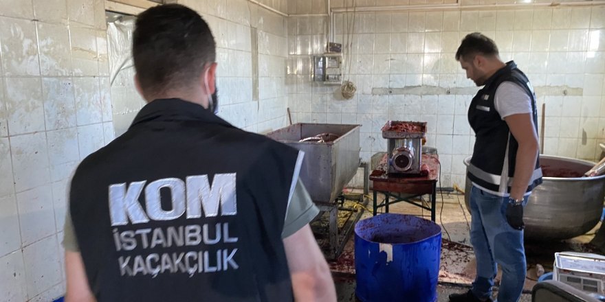 Beylikdüzü’nde kaçak nargile tütünü imalathanesine baskın: 5 gözaltı