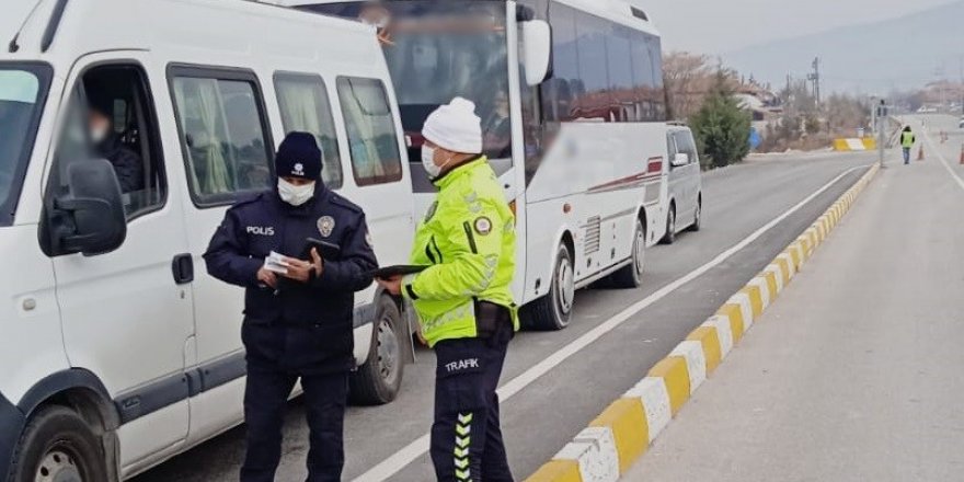 Burdur’da yolcu ve yük taşıyan araçlar denetlendi