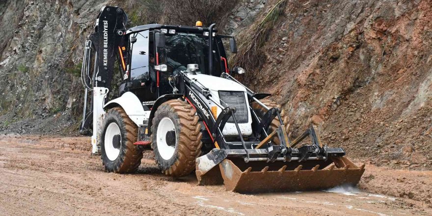 Kemer’de fırtına sonrası hasar tespit çalışmaları