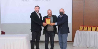Mut Belediyesinden Emekli Olan Personellere Plaket