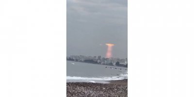 Mersin’de bulutların arasından yansıyan gün ışığı şaşırttı