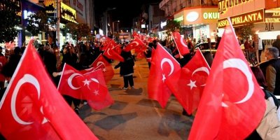 Osmaniye’nin Kurtuluş Yıl Dönümünde Fener Alayı Düzenlendi