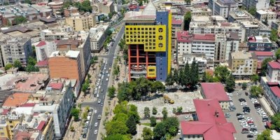 ’Dünyanın en saçma binası’na ilk kazma vuruldu