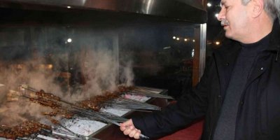 Gazetecilere Ciğerli Kutlama