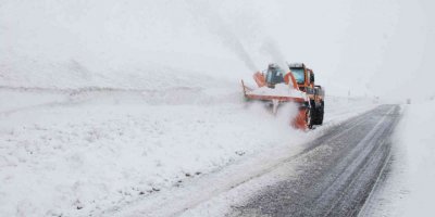 Antalya’da kar yağışı etkili oluyor
