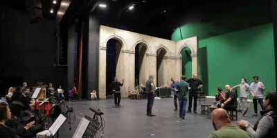 Kanlı Nigar müzikali Antalya DOB’da