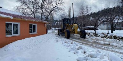 Yaz turizminin merkezi Kaş’ın yüksek kesimleri beyaza büründü