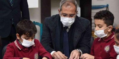 Başkan Bozdoğan, akademide öğrencilerle buluştu, heyecanlarına ortak oldu