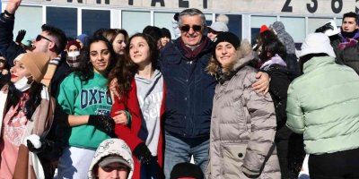 Başkan Topaloğlu, öğrencilerle beraber Tahtalı Dağı’na çıktı