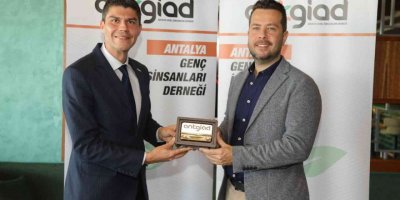 ANTGİAD İzzet Pinto ile girişimciliği konuştu
