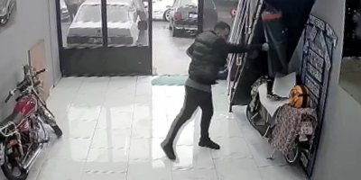 Oto Galericinin Stresi Boks Torbasını Patlattı