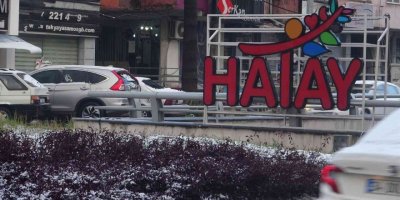 Hatay’da 5 yıl aradan sonra kar sevinci