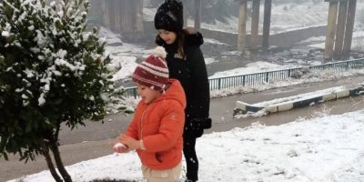 Uzun yıllar sonra Düziçi’ne yağan kar vatandaşları sevindirdi