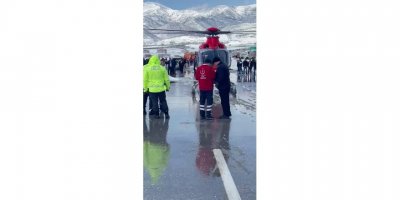 Karda mahsur kalan yeni doğan bebek için ambulans helikopter havalandı
