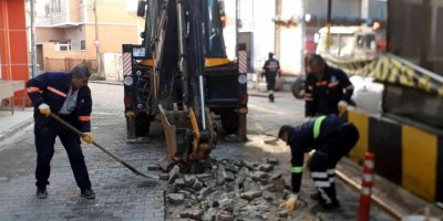 Akdeniz’de sokaklar asfalt ve kilit taşı ile yenileniyor