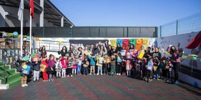 Büyükşehir Belediyesinin kreşlerindeki minikler karne heyecanını tattı