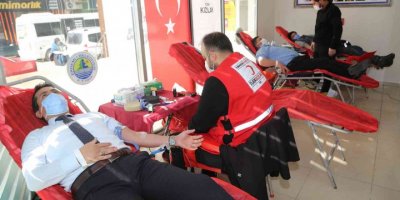 Kışla azalan kan stoğuna 800 personelle destek