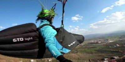 Hatay’da yamaç paraşütü ile ‘tohum bombası’ attılar