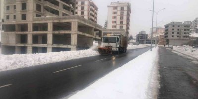 Kahramanmaraş’ta kar mesaisi