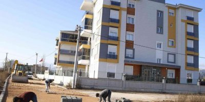 Döşemealtı’nda kaldırım çalışması