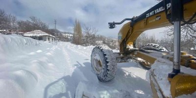 Kaş’ta, karla mücadele çalışması