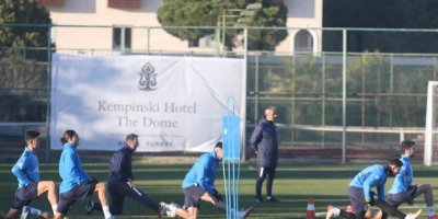 Fenerbahçe, Antalya’da çalışmalarını sürdürüyor