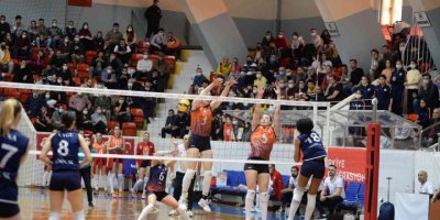 Vakıfbank maçı covid nedeniyle ertelendi