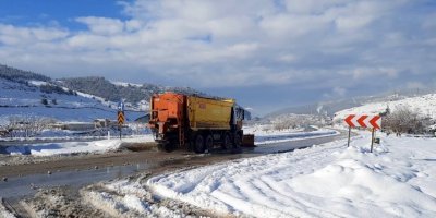 Osmaniye’nin yüksek kesimlerinde kar temizleme çalışmaları sürüyor