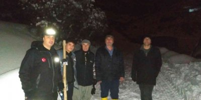 Bağ evinde mahsur kalan 4 kişi kurtarıldı