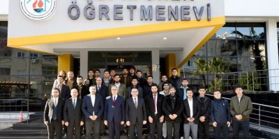 Vali Su, İslami İlimler Fakültesi ve İlahiyat Fakültesi öğrencileri ile bir araya geldi