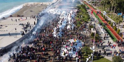 70 kamyon kar taşındı, çocuklar kar festivalinde doyasıya eğlendi