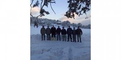 Kaymakam, kurum amirleri ve vatandaşlar yaban hayatına yem bıraktı