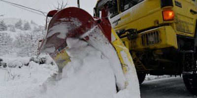 Isparta’da karla mücadele sürüyor