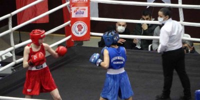 Oral Arslan anısına ringde ilk yumruklar atıldı