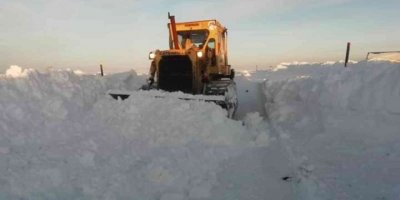 Mut’un yüksek kesimlerinde karla mücadele