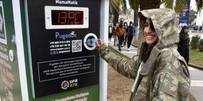 Geriş dönüşüm otomatları sokak hayvanlarına mama oldu