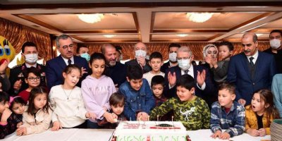 Kahramanmaraş’ta Şehit Çocuklarına Karne Hediyesi