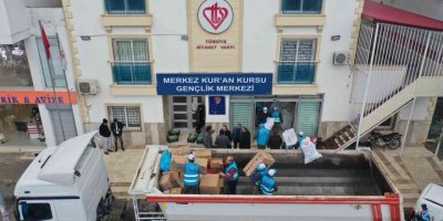 Mersin’den İdlib’e 2 Tır Yardım