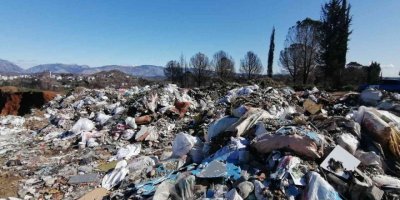 Turizm merkezine yakışmayan çöplük görüntüsü