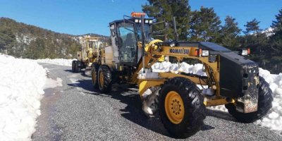 Alanya Taşatan Yolu’nda tuzlama çalışması