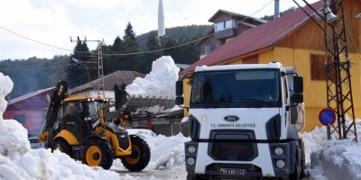 Osmaniye’nin yüksek kesimlerinde karla mücadele sürüyor