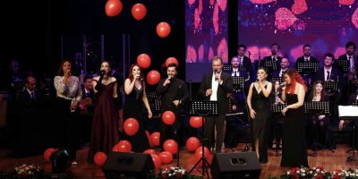 Başkan Seçer ve Meral Seçer, ‘Sevgililer Günü Konseri’ne katıldı