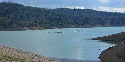 Korkuteli’de karlar eriyor, sulama suyu barajının seviyesi yükseliyor