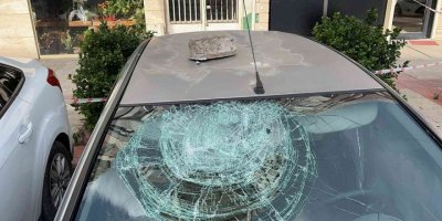 İskenderun’da fırtına hasara yol açtı