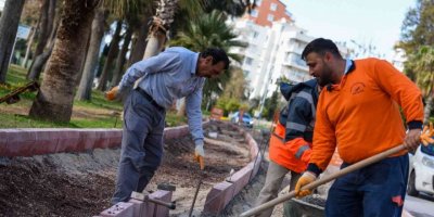 Muratpaşa’da bisiklet ve yürüyüş yollarında yenileme çalışması