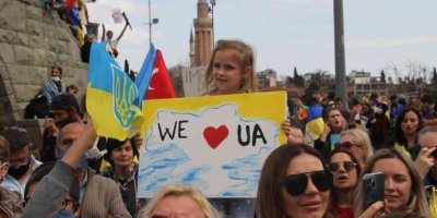 Antalya’da Toplanan Binlerce Ukraynalı Putin’i Kınadı