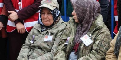 Annesi Ve Ablası Kamuflajını Giydi... Hataylı Şehit Son Yolculuğuna Uğurlandı