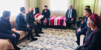 Ahmet Gür’e Gazilik Rozeti Takdim Edildi