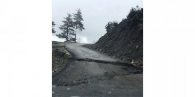 Adana’da yağışlardan sonra yollar çöktü